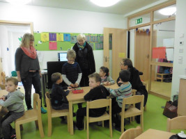 Haus der Kinder in Fladungen: Carmen Müller-Sidon, Bürgermeisterin Agathe Heuser-Panten und Sabine Dittmar, MdB