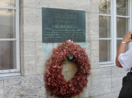 Stauffenberg-Gedenktafel im Bendler-Block