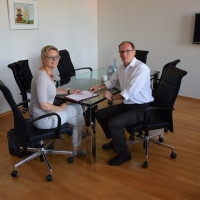 Präsident der Bundesnetzagentur Jochen Homann im Gespräch mit Sabine Dittmar, MdB