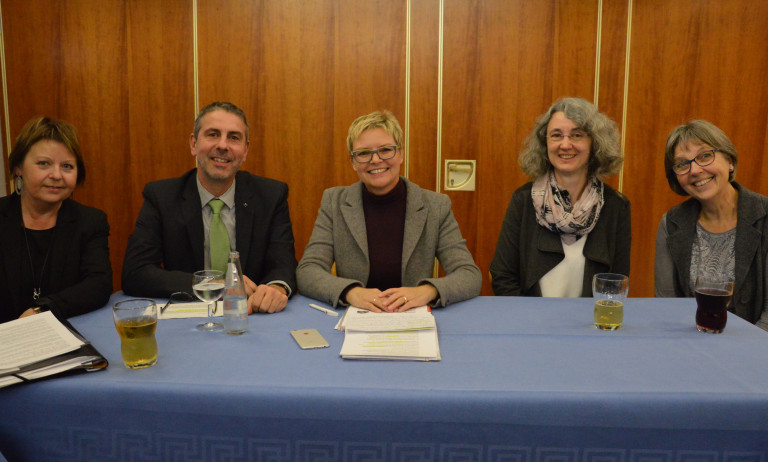 Rita Rösch, Sabine Dittmar, MdB, Dekan Matthias Büttner, Ute Hiby, Hannelore Schneider