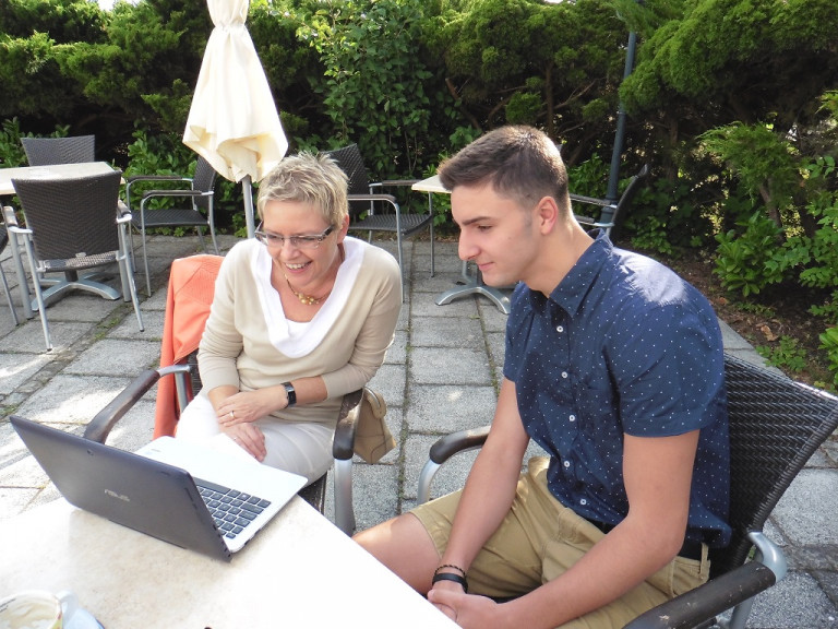 Sami Bakroun (PPP 2015) mit Sabine Dittmar, MdB (Foto: Büro Dittmar)